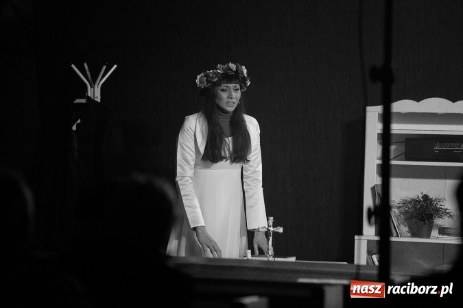 Zdjęcie w galerii na portalu naszraciborz.pl: Spektakl o życiu błogosławionego ks. Jerzego Popiełuszki w kościele na Ocicach wiadomości z regionu
