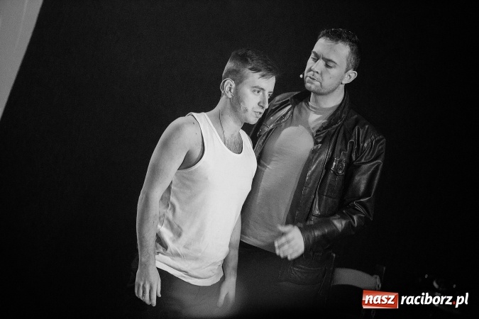 Zdjęcie w galerii na portalu naszraciborz.pl: Spektakl o życiu błogosławionego ks. Jerzego Popiełuszki w kościele na Ocicach wiadomości z regionu