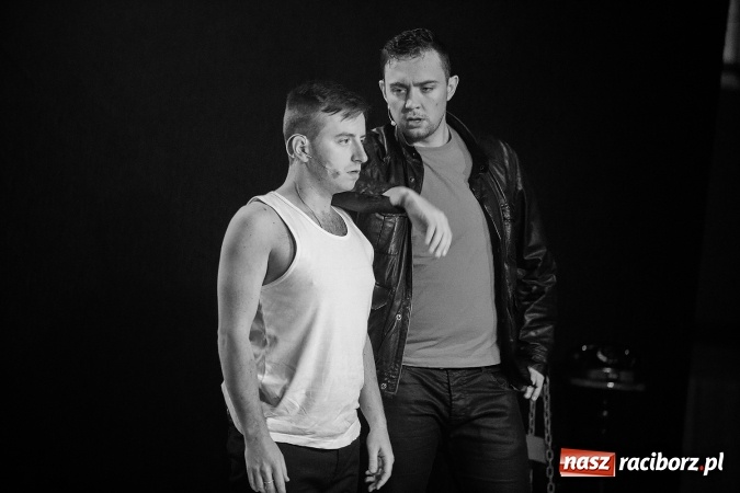 Zdjęcie w galerii na portalu naszraciborz.pl: Spektakl o życiu błogosławionego ks. Jerzego Popiełuszki w kościele na Ocicach wiadomości z regionu