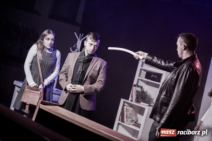 Zdjęcie w galerii na portalu naszraciborz.pl: Spektakl o życiu błogosławionego ks. Jerzego Popiełuszki w kościele na Ocicach wiadomości z regionu