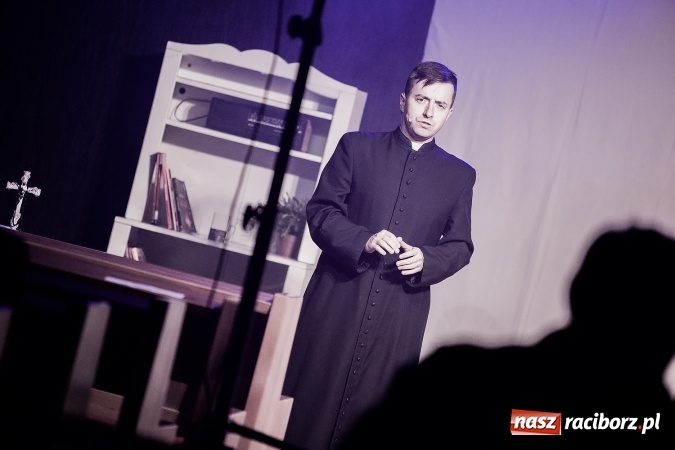Zdjęcie w galerii na portalu naszraciborz.pl: Spektakl o życiu błogosławionego ks. Jerzego Popiełuszki w kościele na Ocicach wiadomości z regionu