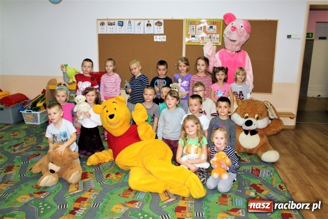 Zdjęcie w galerii na portalu naszraciborz.pl: Przedszkolaki z Przedszkola nr 16 obchodziły Światowy Dzień Pluszowego Misia wiadomości z regionu