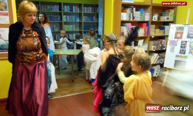 Zdjęcie w galerii na portalu naszraciborz.pl: Wenecki Bal w bibliotece w Markowicach  wiadomości z regionu