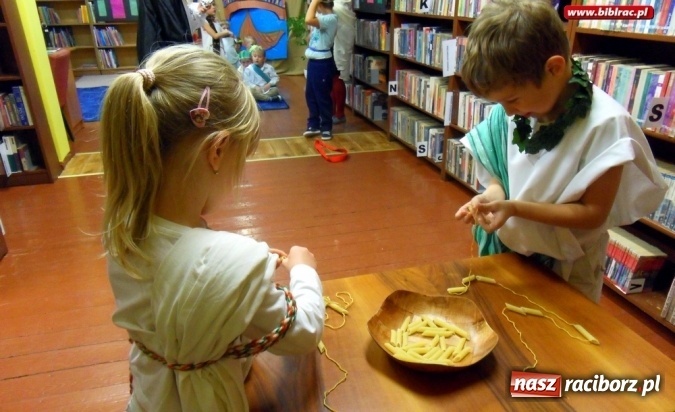 Zdjęcie w galerii na portalu naszraciborz.pl: Wenecki Bal w bibliotece w Markowicach  wiadomości z regionu
