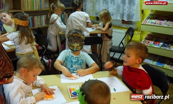 Zdjęcie w galerii na portalu naszraciborz.pl: Wenecki Bal w bibliotece w Markowicach  wiadomości z regionu