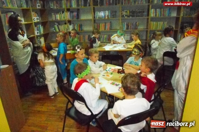 Zdjęcie w galerii na portalu naszraciborz.pl: Wenecki Bal w bibliotece w Markowicach  wiadomości z regionu