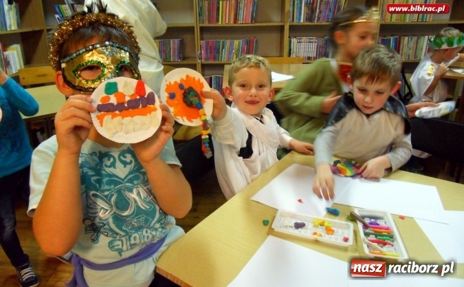 Zdjęcie w galerii na portalu naszraciborz.pl: Wenecki Bal w bibliotece w Markowicach  wiadomości z regionu