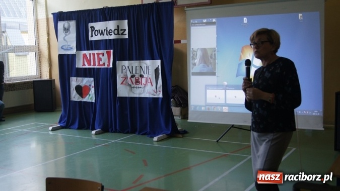 Zdjęcie w galerii na portalu naszraciborz.pl: Przeciwdziałamy nałogom – Wybieramy owoc zamiast papierosa!  wiadomości z regionu