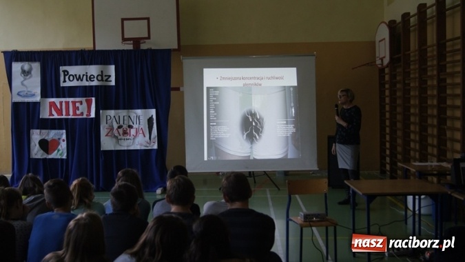 Zdjęcie w galerii na portalu naszraciborz.pl: Przeciwdziałamy nałogom – Wybieramy owoc zamiast papierosa!  wiadomości z regionu