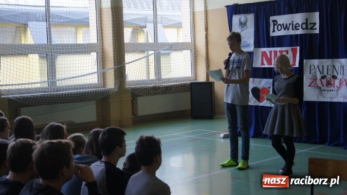 Zdjęcie w galerii na portalu naszraciborz.pl: Przeciwdziałamy nałogom – Wybieramy owoc zamiast papierosa!  wiadomości z regionu