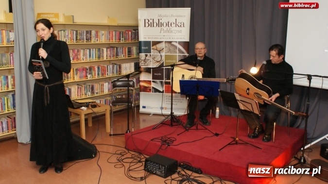 Zdjęcie w galerii na portalu naszraciborz.pl: Niecodzienna promocja książki w bibliotece  wiadomości z regionu