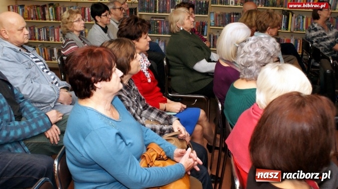 Zdjęcie w galerii na portalu naszraciborz.pl: Niecodzienna promocja książki w bibliotece  wiadomości z regionu