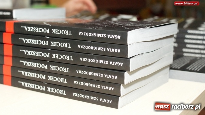 Zdjęcie w galerii na portalu naszraciborz.pl: Niecodzienna promocja książki w bibliotece  wiadomości z regionu