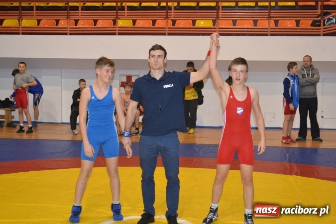 Zdjęcie w galerii na portalu naszraciborz.pl: Grad medali zapaśników MKZ Unia Racibórz na Pucharze Śląska w Rudzie Śląskiej  wiadomości z regionu