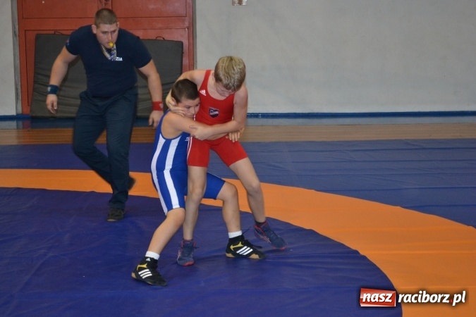 Zdjęcie w galerii na portalu naszraciborz.pl: Grad medali zapaśników MKZ Unia Racibórz na Pucharze Śląska w Rudzie Śląskiej  wiadomości z regionu
