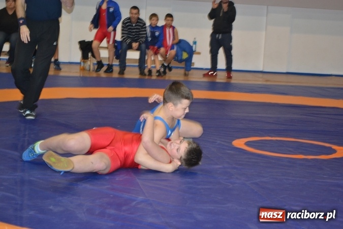 Zdjęcie w galerii na portalu naszraciborz.pl: Grad medali zapaśników MKZ Unia Racibórz na Pucharze Śląska w Rudzie Śląskiej  wiadomości z regionu