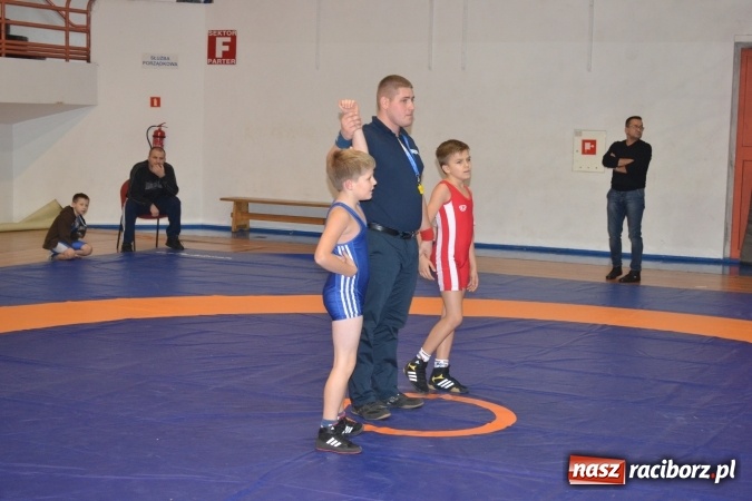 Zdjęcie w galerii na portalu naszraciborz.pl: Grad medali zapaśników MKZ Unia Racibórz na Pucharze Śląska w Rudzie Śląskiej  wiadomości z regionu