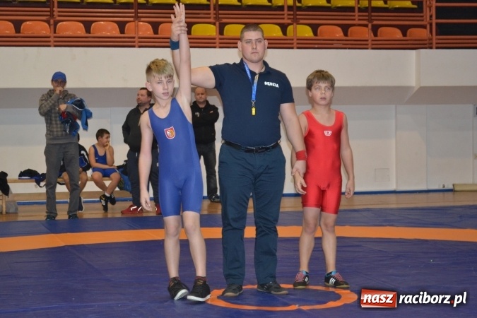Zdjęcie w galerii na portalu naszraciborz.pl: Grad medali zapaśników MKZ Unia Racibórz na Pucharze Śląska w Rudzie Śląskiej  wiadomości z regionu