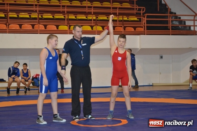 Zdjęcie w galerii na portalu naszraciborz.pl: Grad medali zapaśników MKZ Unia Racibórz na Pucharze Śląska w Rudzie Śląskiej  wiadomości z regionu