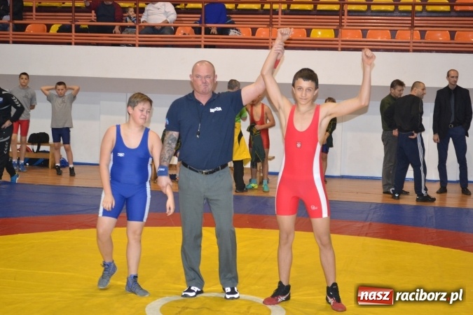 Zdjęcie w galerii na portalu naszraciborz.pl: Grad medali zapaśników MKZ Unia Racibórz na Pucharze Śląska w Rudzie Śląskiej  wiadomości z regionu