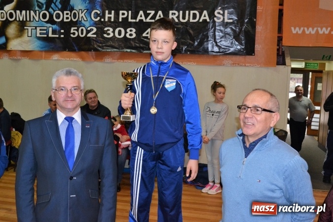 Zdjęcie w galerii na portalu naszraciborz.pl: Grad medali zapaśników MKZ Unia Racibórz na Pucharze Śląska w Rudzie Śląskiej  wiadomości z regionu