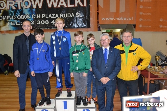 Zdjęcie w galerii na portalu naszraciborz.pl: Grad medali zapaśników MKZ Unia Racibórz na Pucharze Śląska w Rudzie Śląskiej  wiadomości z regionu