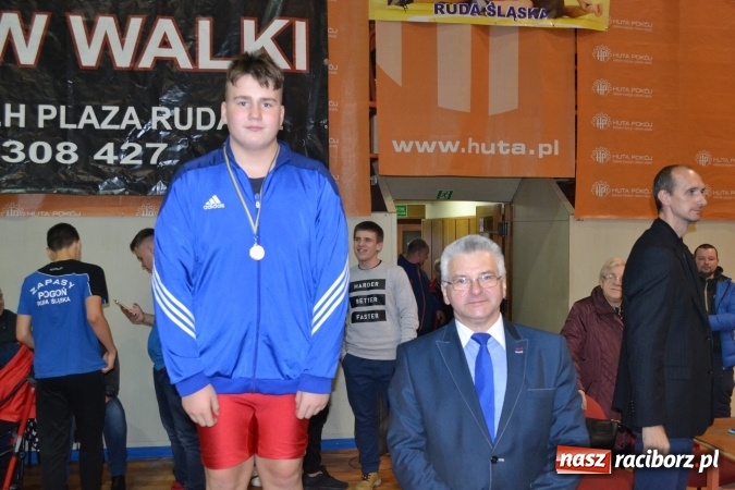 Zdjęcie w galerii na portalu naszraciborz.pl: Grad medali zapaśników MKZ Unia Racibórz na Pucharze Śląska w Rudzie Śląskiej  wiadomości z regionu
