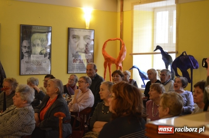 Zdjęcie w galerii na portalu naszraciborz.pl: Wczoraj odbyło się pierwsze spotkanie w ramach Kawiarenki Seniora wiadomości z regionu