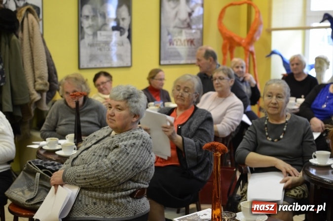 Zdjęcie w galerii na portalu naszraciborz.pl: Wczoraj odbyło się pierwsze spotkanie w ramach Kawiarenki Seniora wiadomości z regionu