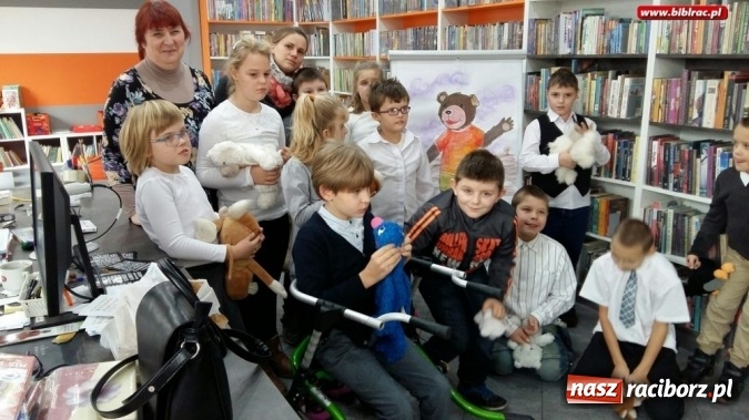 Zdjęcie w galerii na portalu naszraciborz.pl: Biblioteka świętowała Dzień Pluszowego Misia  wiadomości z regionu