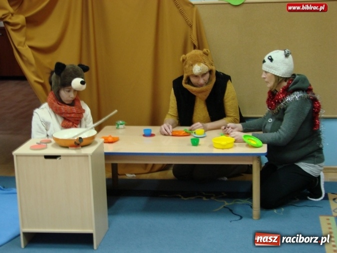 Zdjęcie w galerii na portalu naszraciborz.pl: Biblioteka świętowała Dzień Pluszowego Misia  wiadomości z regionu