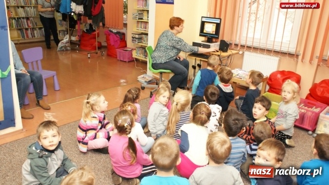 Zdjęcie w galerii na portalu naszraciborz.pl: Biblioteka świętowała Dzień Pluszowego Misia  wiadomości z regionu
