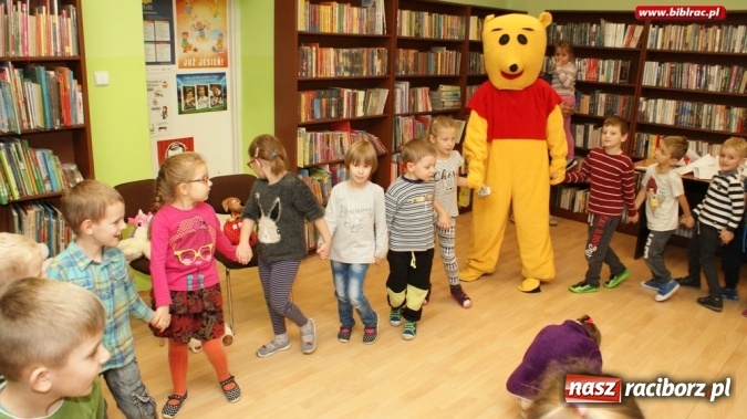 Zdjęcie w galerii na portalu naszraciborz.pl: Biblioteka świętowała Dzień Pluszowego Misia  wiadomości z regionu