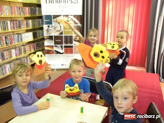 Zdjęcie w galerii na portalu naszraciborz.pl: Biblioteka świętowała Dzień Pluszowego Misia  wiadomości z regionu