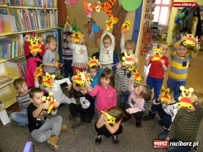 Zdjęcie w galerii na portalu naszraciborz.pl: Biblioteka świętowała Dzień Pluszowego Misia  wiadomości z regionu