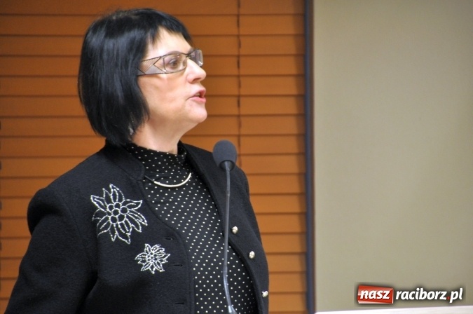 Zdjęcie w galerii na portalu naszraciborz.pl: Rektor PWSZ w Raciborzu prof. Ewa Stachura gościem na sesji rady powiatu wiadomości z regionu