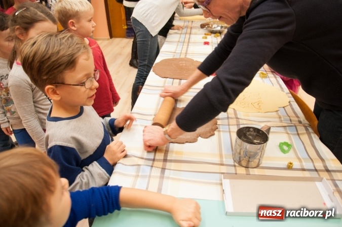 Zdjęcie w galerii na portalu naszraciborz.pl: Szkoła Podstawowa nr 18 zaprosiła przyszłych uczniów z rodzicami na dni otwarte wiadomości z regionu