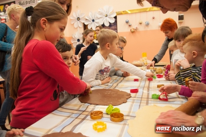 Zdjęcie w galerii na portalu naszraciborz.pl: Szkoła Podstawowa nr 18 zaprosiła przyszłych uczniów z rodzicami na dni otwarte wiadomości z regionu