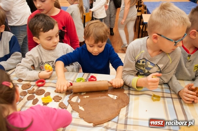 Zdjęcie w galerii na portalu naszraciborz.pl: Szkoła Podstawowa nr 18 zaprosiła przyszłych uczniów z rodzicami na dni otwarte wiadomości z regionu