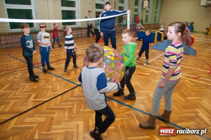 Zdjęcie w galerii na portalu naszraciborz.pl: Szkoła Podstawowa nr 18 zaprosiła przyszłych uczniów z rodzicami na dni otwarte wiadomości z regionu