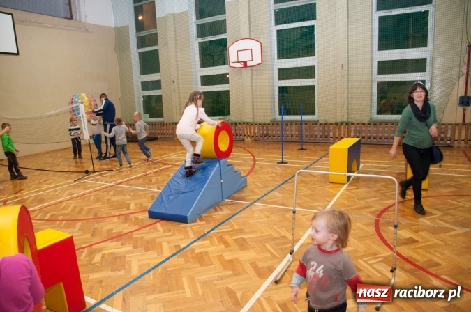 Zdjęcie w galerii na portalu naszraciborz.pl: Szkoła Podstawowa nr 18 zaprosiła przyszłych uczniów z rodzicami na dni otwarte wiadomości z regionu