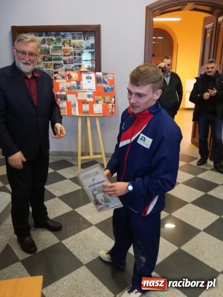 Zdjęcie w galerii na portalu naszraciborz.pl: I miejsce MOW-u Rudy w VIII Biegach&nbsp;Terenowo-Przełajowych Hrabiego Larischa wiadomości z regionu