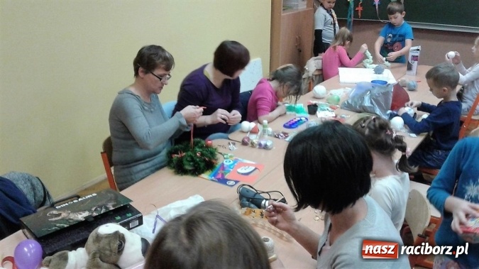 Zdjęcie w galerii na portalu naszraciborz.pl: Przygotowania przedświąteczne w Szkole Podstawowej nr 13 trwają pełną parą! wiadomości z regionu