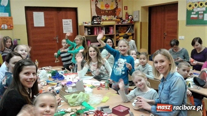 Zdjęcie w galerii na portalu naszraciborz.pl: Przygotowania przedświąteczne w Szkole Podstawowej nr 13 trwają pełną parą! wiadomości z regionu