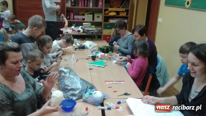 Zdjęcie w galerii na portalu naszraciborz.pl: Przygotowania przedświąteczne w Szkole Podstawowej nr 13 trwają pełną parą! wiadomości z regionu