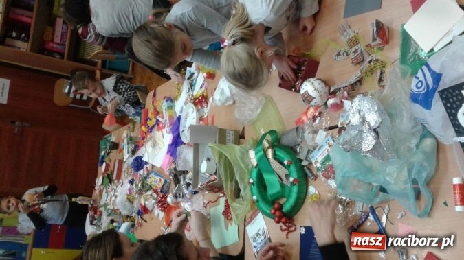 Zdjęcie w galerii na portalu naszraciborz.pl: Przygotowania przedświąteczne w Szkole Podstawowej nr 13 trwają pełną parą! wiadomości z regionu