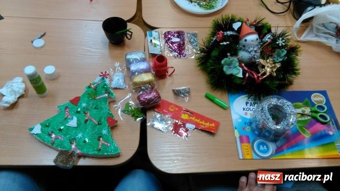 Zdjęcie w galerii na portalu naszraciborz.pl: Przygotowania przedświąteczne w Szkole Podstawowej nr 13 trwają pełną parą! wiadomości z regionu