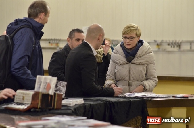Zdjęcie w galerii na portalu naszraciborz.pl: Muzyczna podróż z Marcinem Wyrostkiem i jego akordeonem wiadomości z regionu