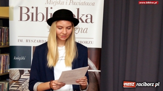 Zdjęcie w galerii na portalu naszraciborz.pl: Szekspirowskie granie na finał Debiutów w bibliotece  wiadomości z regionu