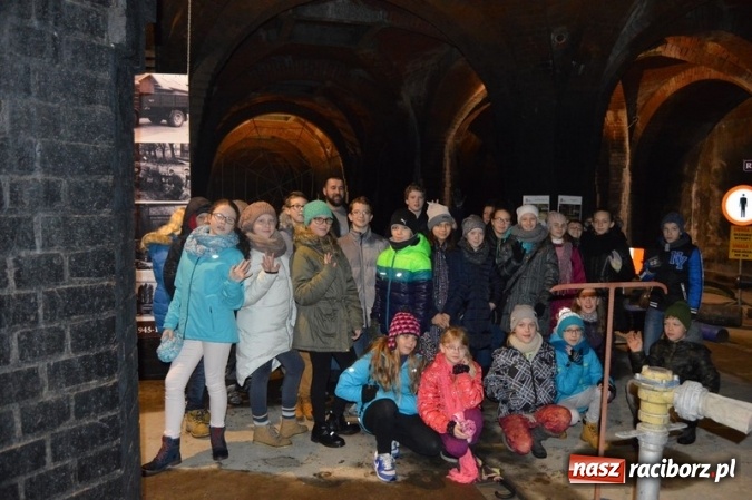 Zdjęcie w galerii na portalu naszraciborz.pl: Uczniowie klas VI z SP 4 zwiedzili Stację Uzdatniania Wody w Raciborzu  wiadomości z regionu